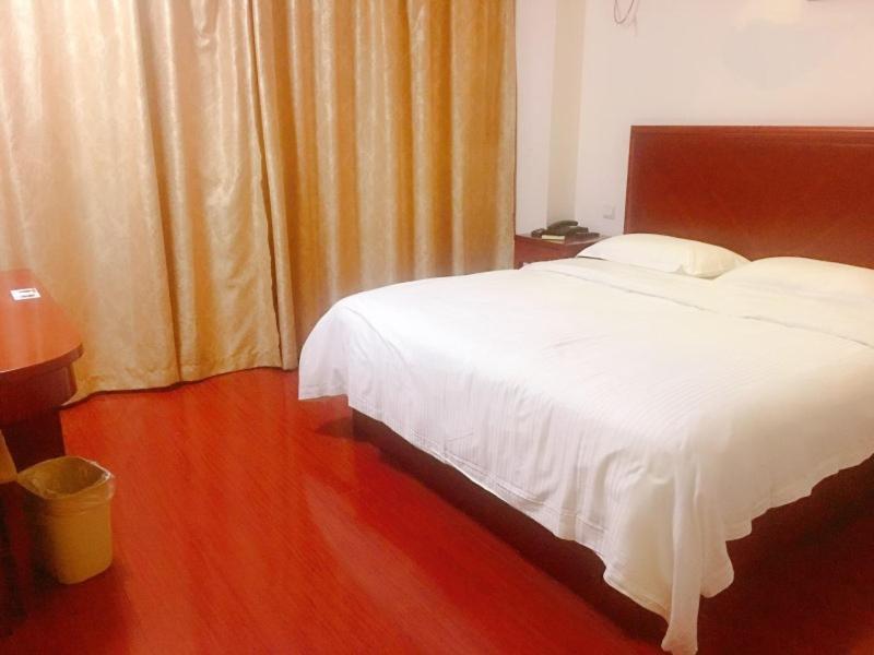 Greentree Inn Shanghai Pudong Airport Wild Animal Park Express Hotel Nanhui Exterior foto